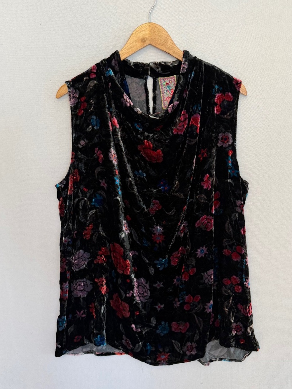 JOHNNY WAS Women’s XL Crushed Velvet Black & Red Floral Cowl Neck Tunic Top